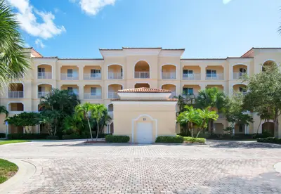 22 Harbour Isle Drive 204, Fort Pierce – Condominium for sale