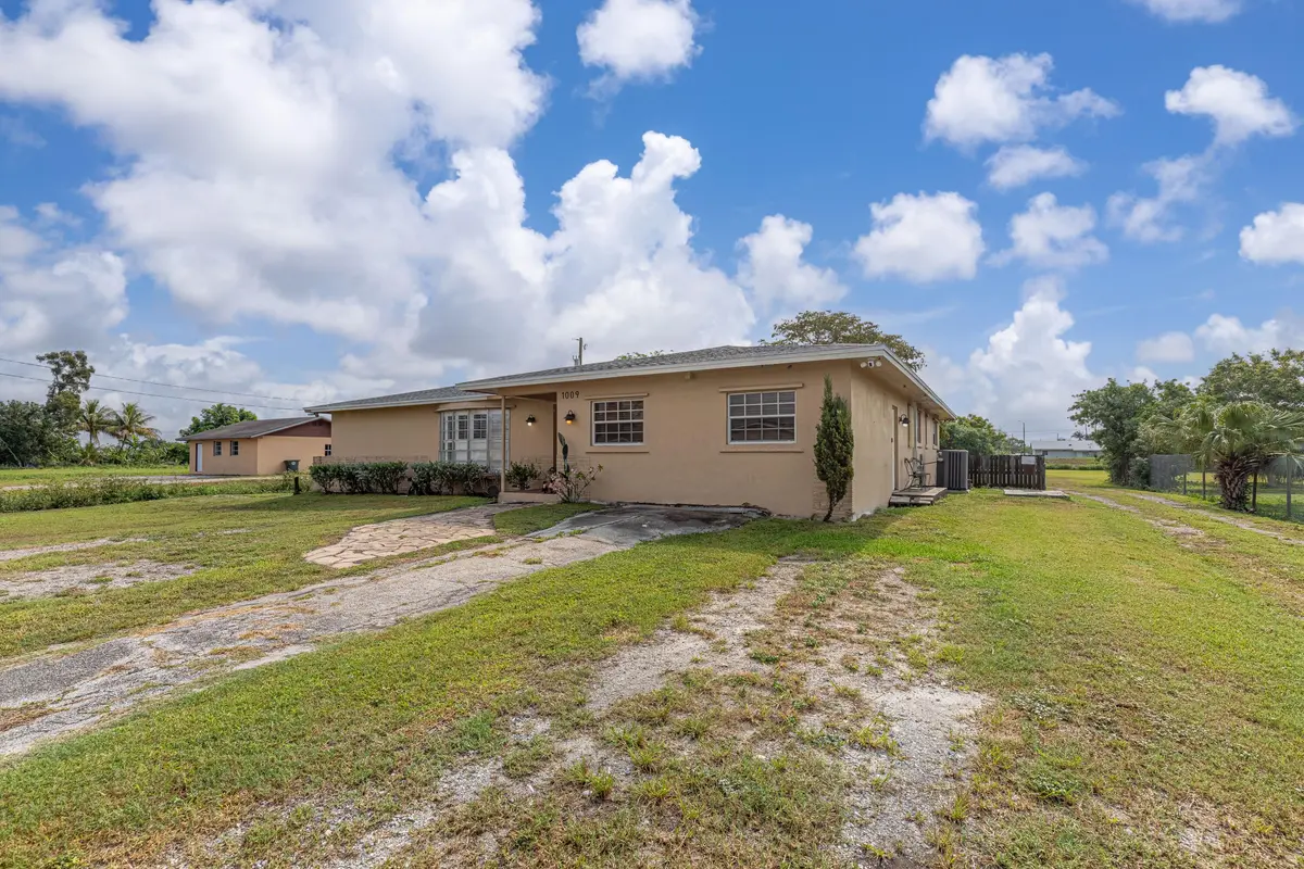 Front Home-F at 1009 NE 18th Street, Belle Glade