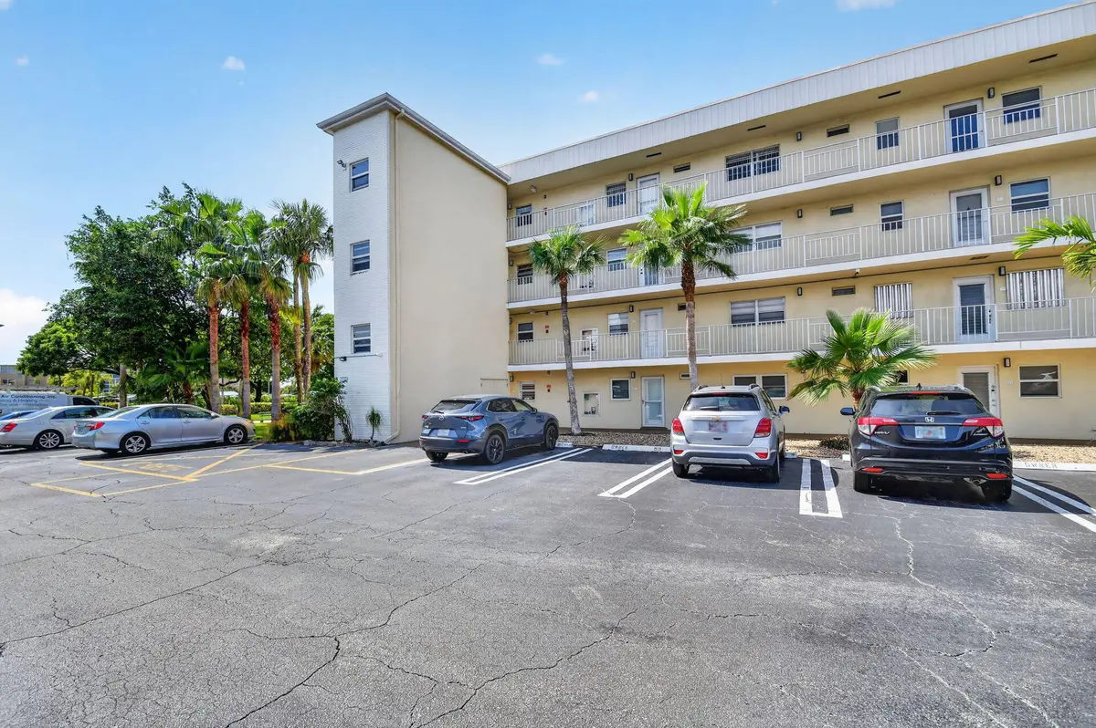 2-web-or-mls-DSC_9512 at 2515 NE 1st Court 4020, Boynton Beach