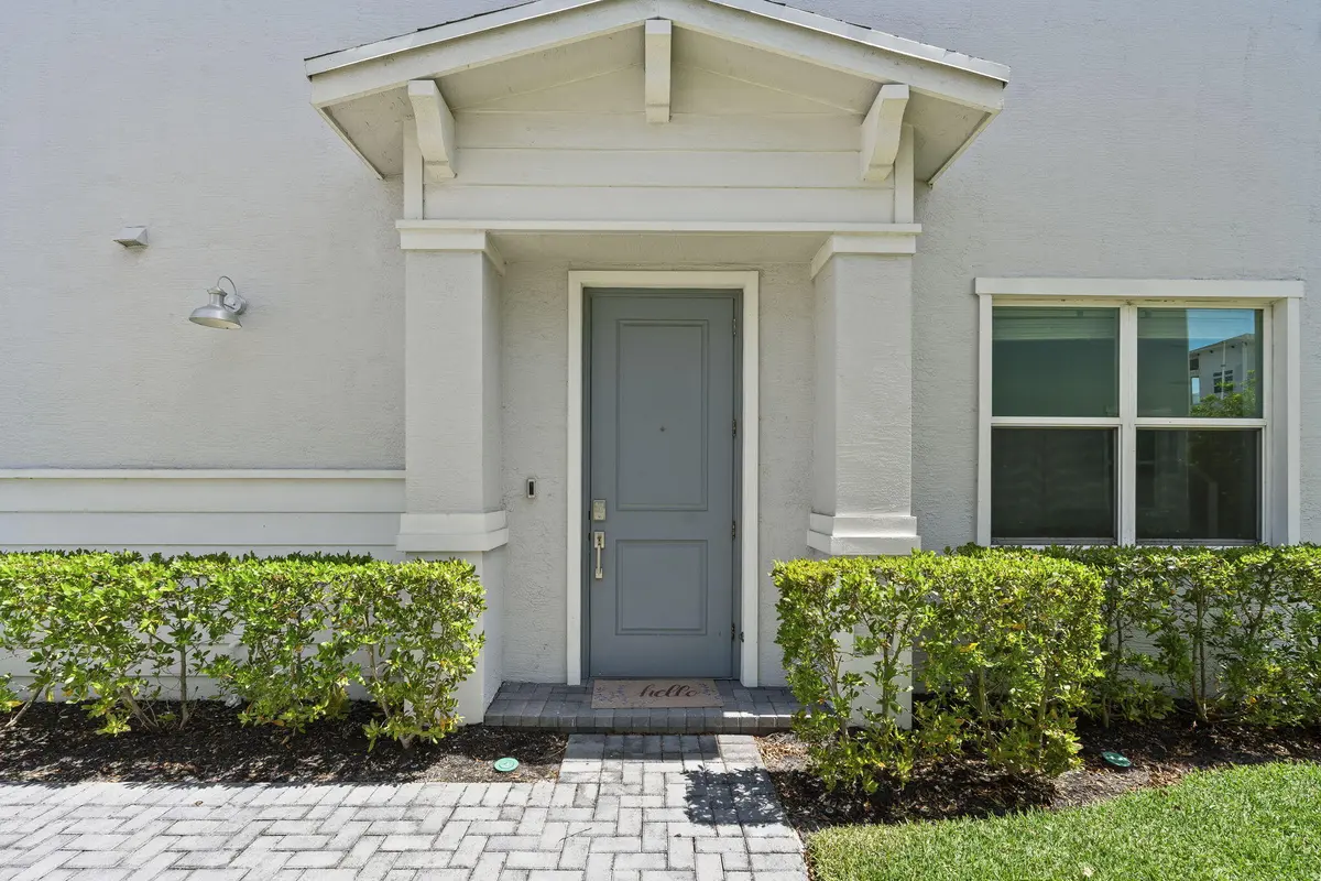 3-web-or-mls-DSC01389 at 840 SE Grovebush Lane, Port St. Lucie