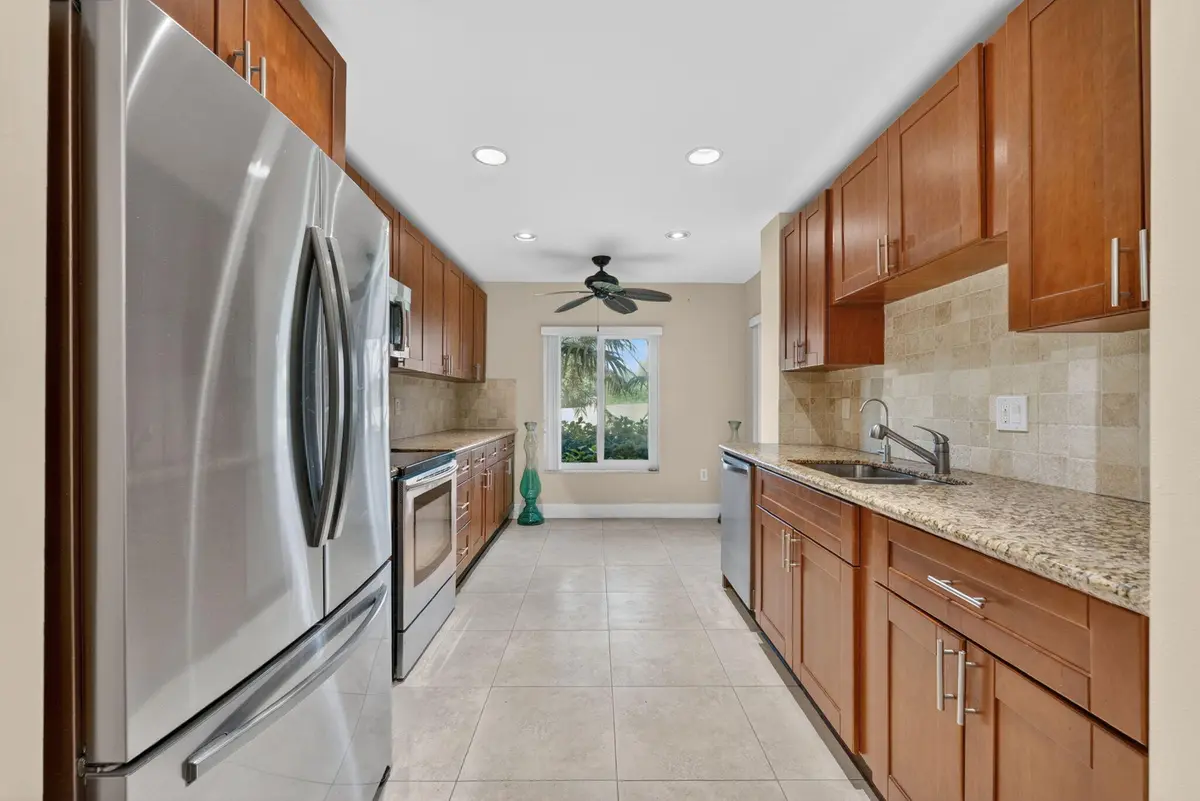 8-web-or-mls-DSC07896 at 16353 Malibu Drive 61, Weston