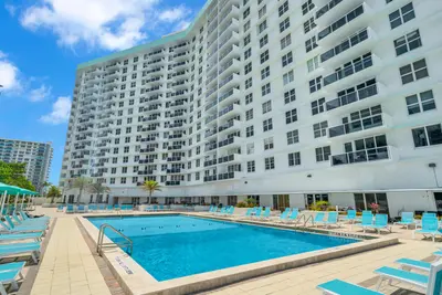 3725 S Ocean Drive 1215, Hollywood – Condominium for rent