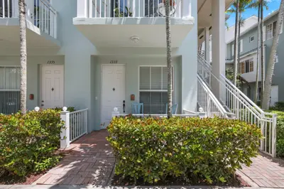 1333 SW 4th Court, Fort Lauderdale – sold
