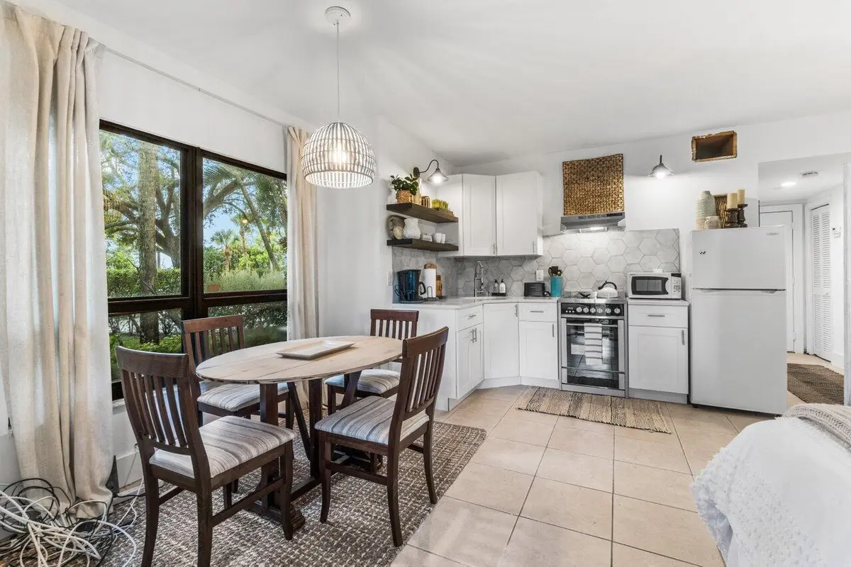 Dining & Kitchen view at 13334 Polo Club Road 207, Wellington