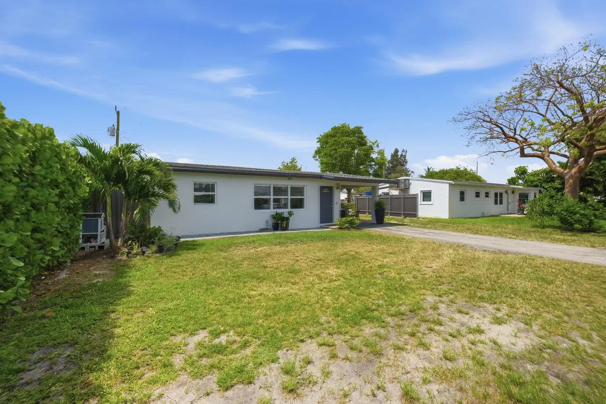 3__dsc2240 at 330 NE 59th Court, Oakland Park