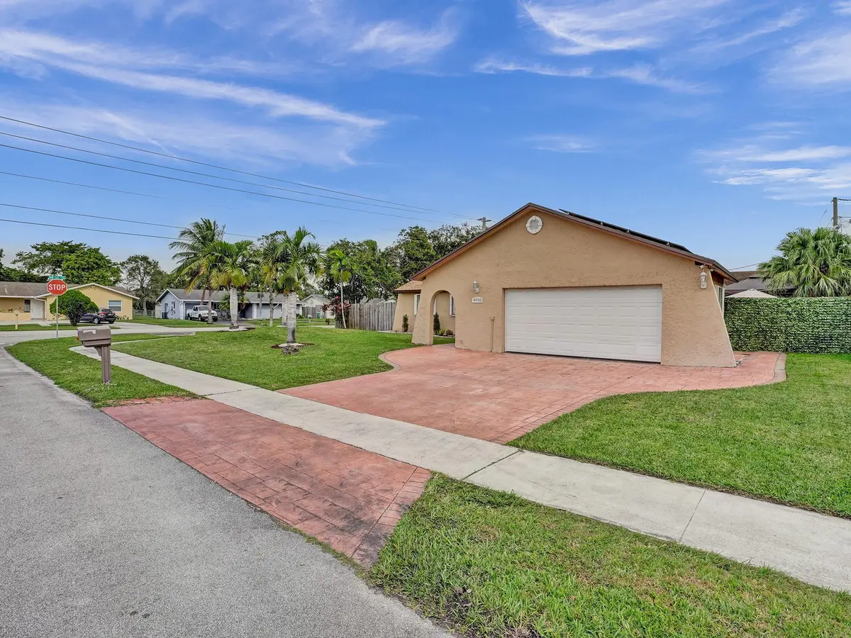 Photo 4 at 4950 NW 85th Terrace, Lauderhill
