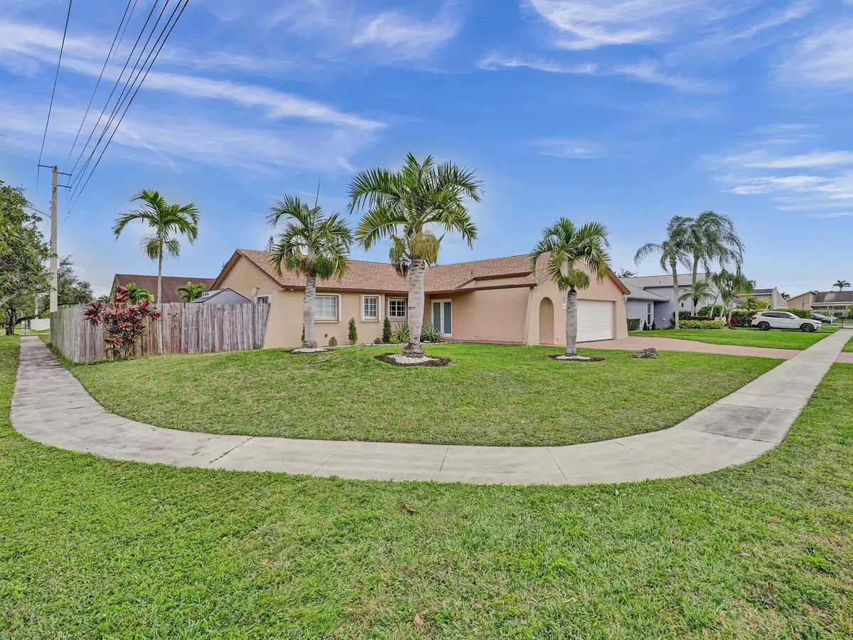 Photo 6 at 4950 NW 85th Terrace, Lauderhill