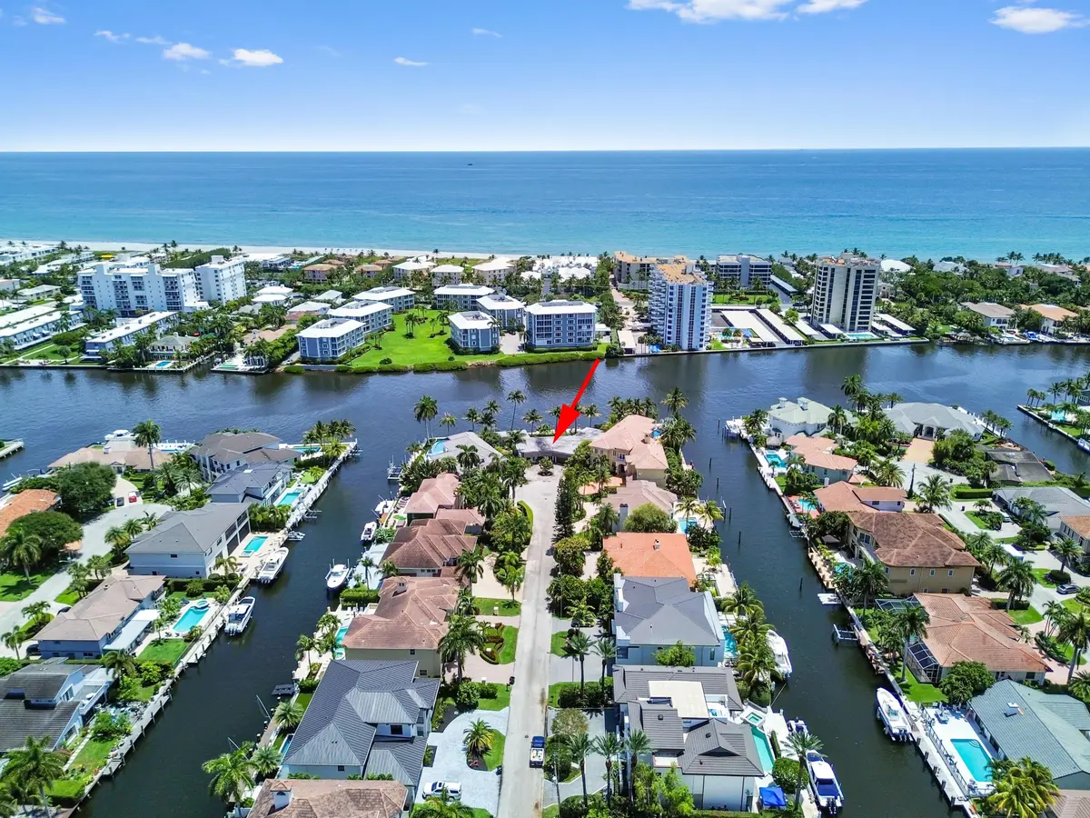 Street location at 976 Banyan Drive, Delray Beach