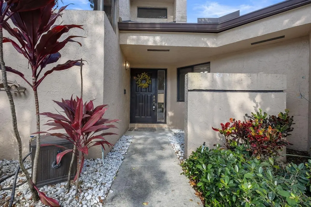 Entrance at 124 Chelsea Lane, Plantation
