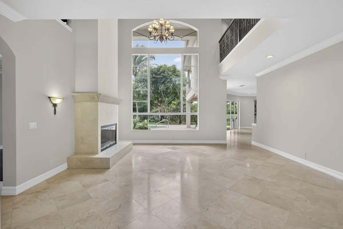 15-web-or-mls-BS1A8262 at 625 Glenfield Way, Royal Palm Beach