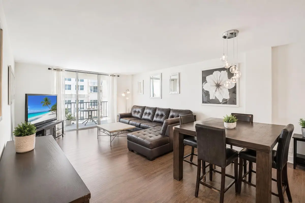 Neutral Flooring at 1147 Hillsboro Mile 505, Hillsboro Beach