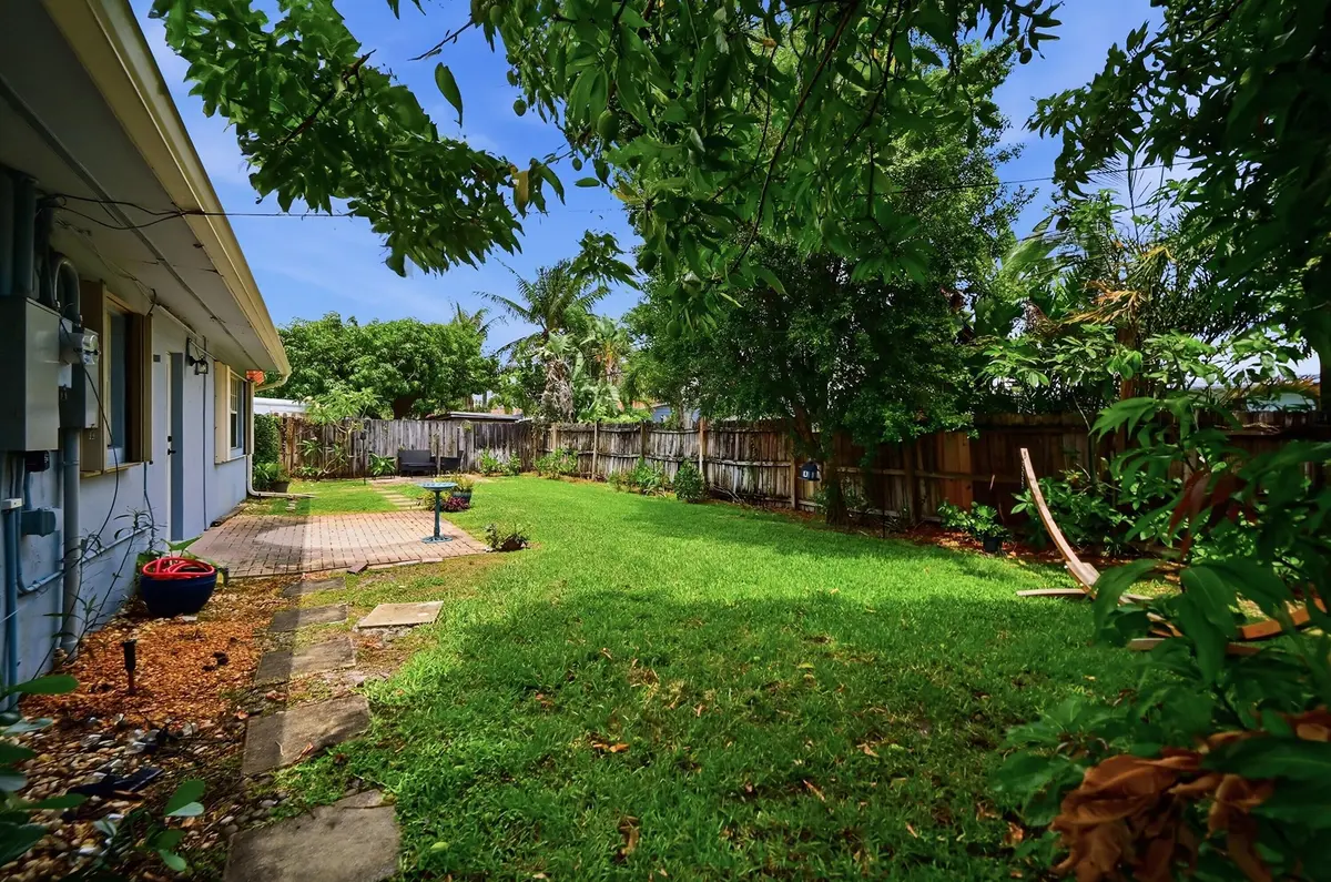 30_ra1_8191 at 941 NE 23rd Court, Pompano Beach