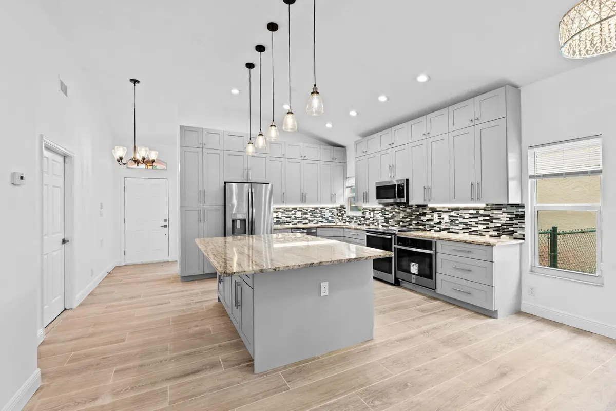 6-web-or-mls-A7405787 at 5122 Elpine Way, Riviera Beach