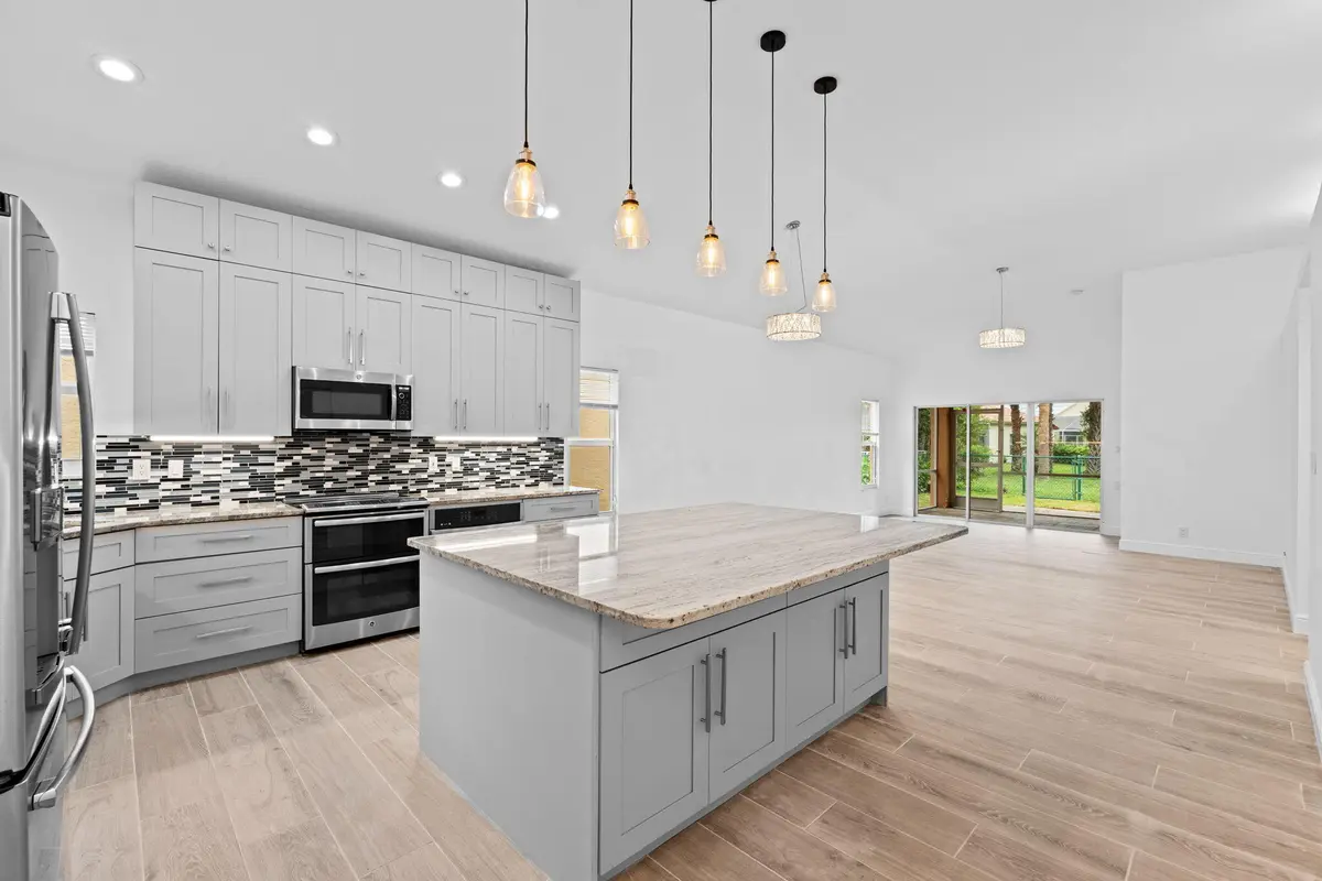 12-web-or-mls-A7405805 at 5122 Elpine Way, Riviera Beach