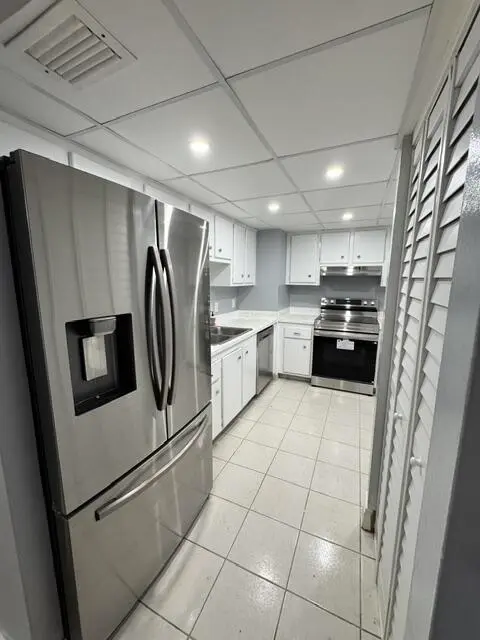 IMG_2052 at 5600 N Flagler Drive 1502, West Palm Beach