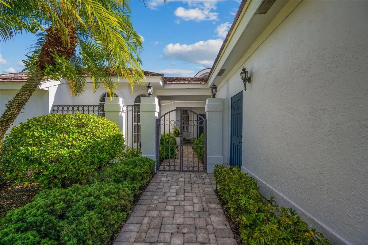 Walkway to Courtyard at 2466 Muir Circle, Wellington