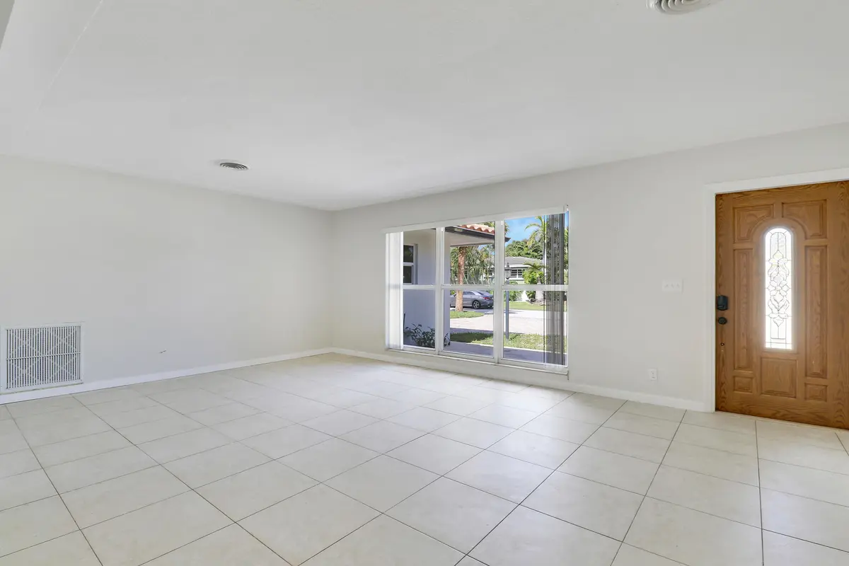 Living Area at 2620 NE 25th Street, Lighthouse Point