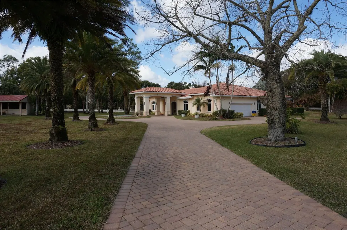 Photo 4 at 650 E Rambling Drive, Wellington