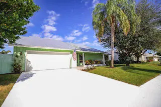 65 W Pinehill Trl W, Tequesta – leased
