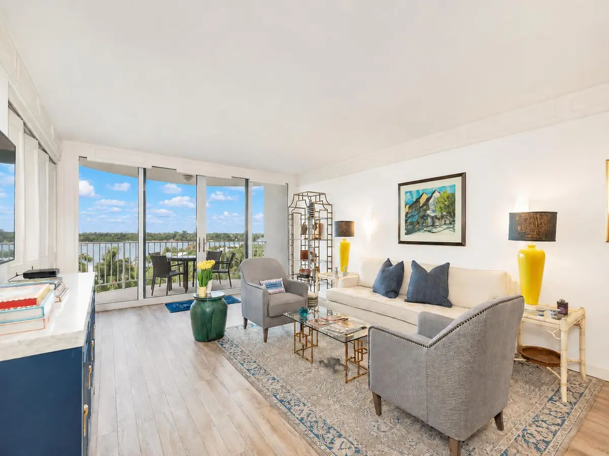 Beautifully furnished at 2295 S Ocean Boulevard 715, Palm Beach