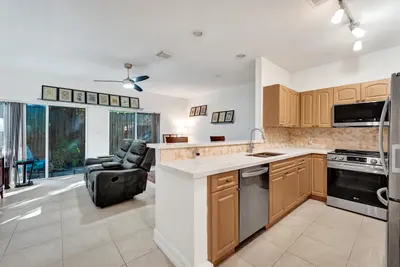 1743 NE 4th Avenue F4, Fort Lauderdale – sold