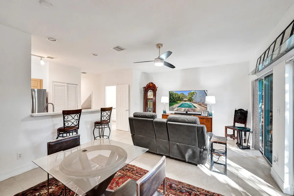DSC01030 at 1743 NE 4th Avenue F4, Fort Lauderdale