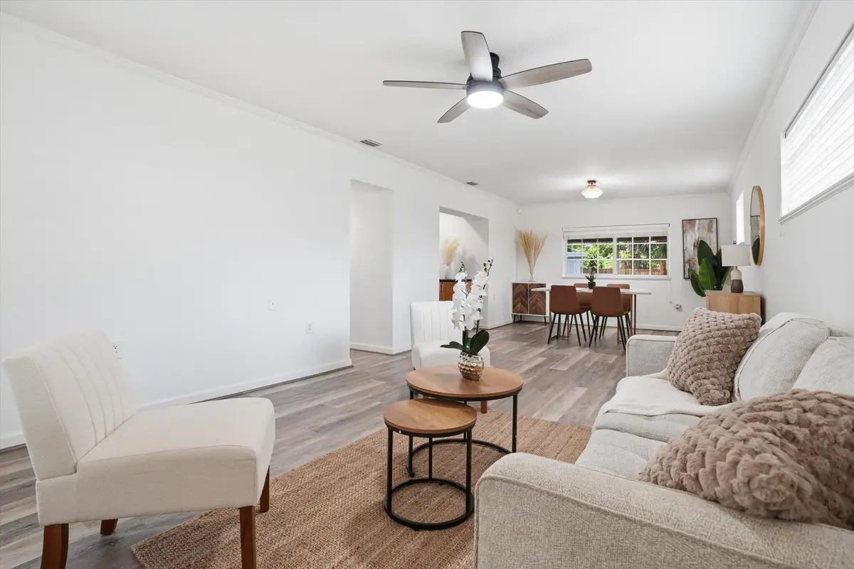 10-460 NW 136th St_010 at 460 NW 136th Street, North Miami