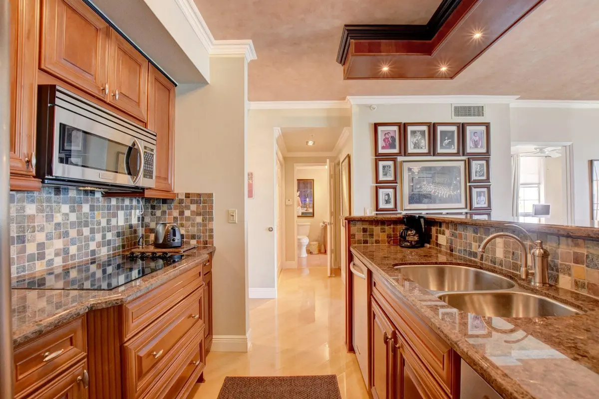 07_dsc_3796_797_798_799_800 at 780 S Sapodilla Avenue 401, West Palm Beach