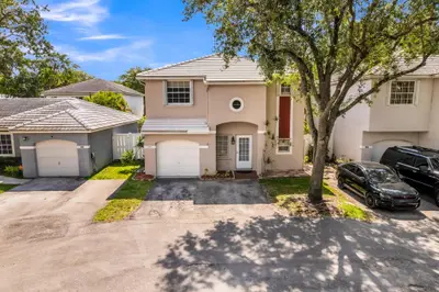 9855 NW 2nd Court, Plantation – sold