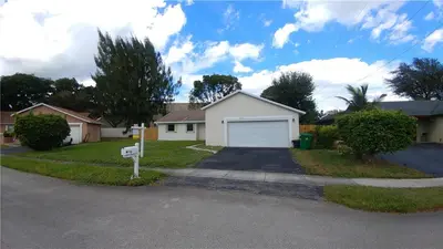 8711 NW 48th Court, Lauderhill – sold
