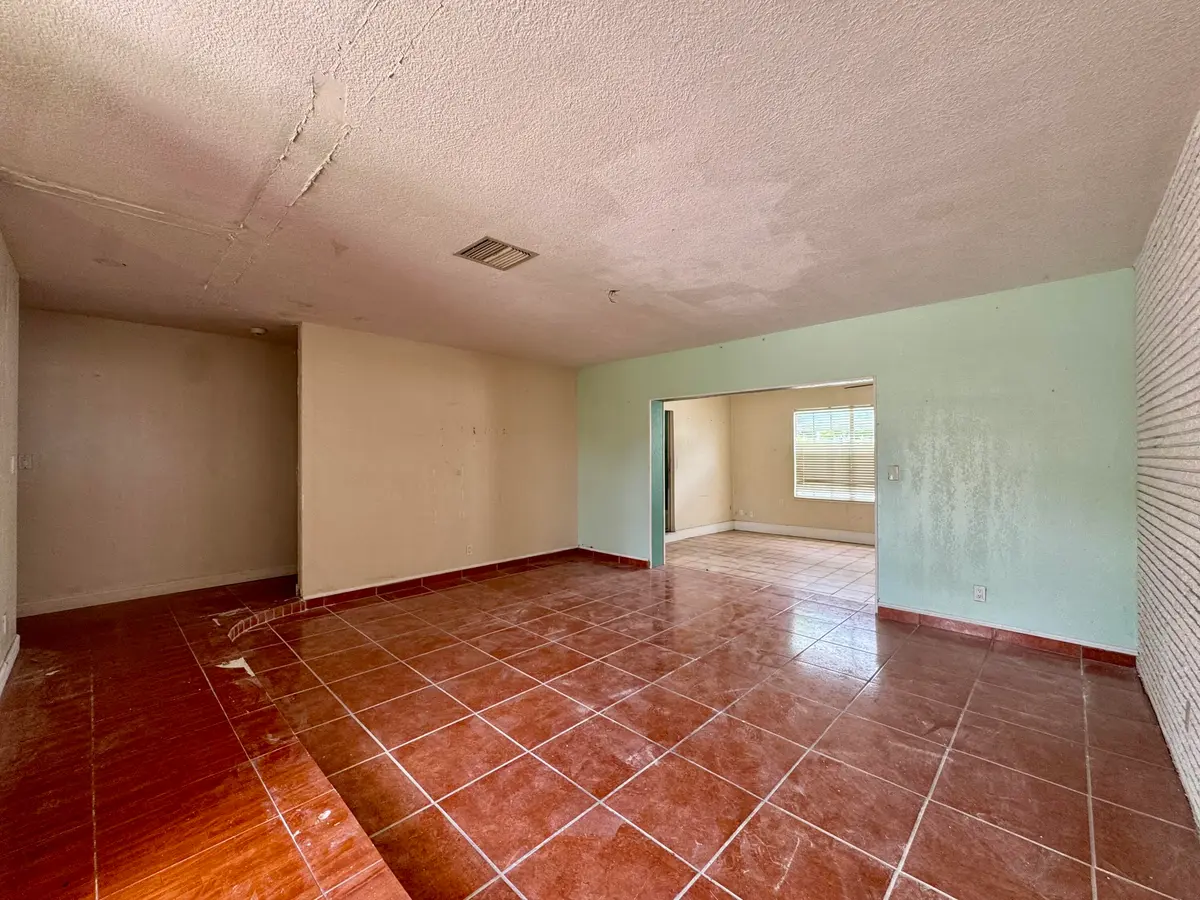 IMG_0484 at 3941 NW 36th Terrace, Lauderdale Lakes