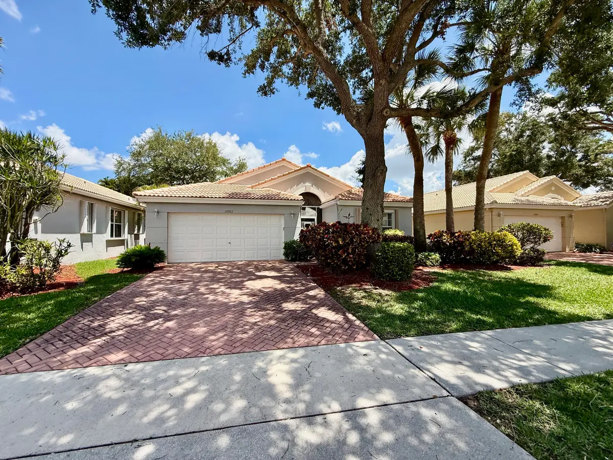 2 Car Garage at 10921 Royal Caribbean Circle, Boynton Beach