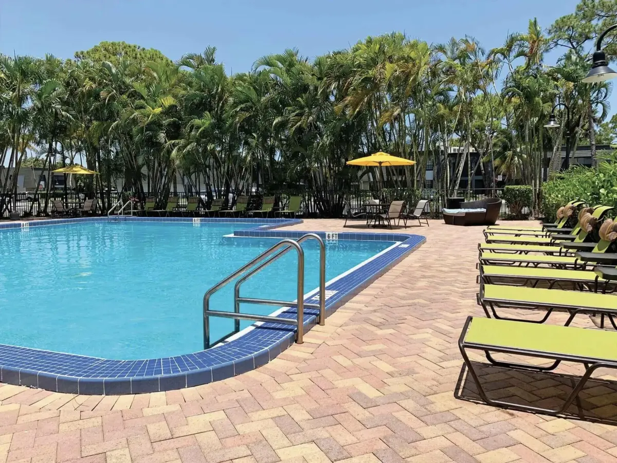 Community Pool at 4120 Union Square Boulevard A1, Palm Beach Gardens