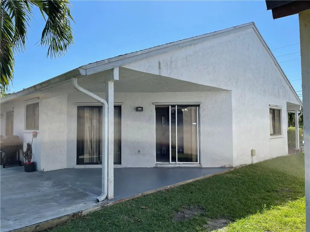 Photo 3 at 1231 SW 112th Avenue, Pembroke Pines