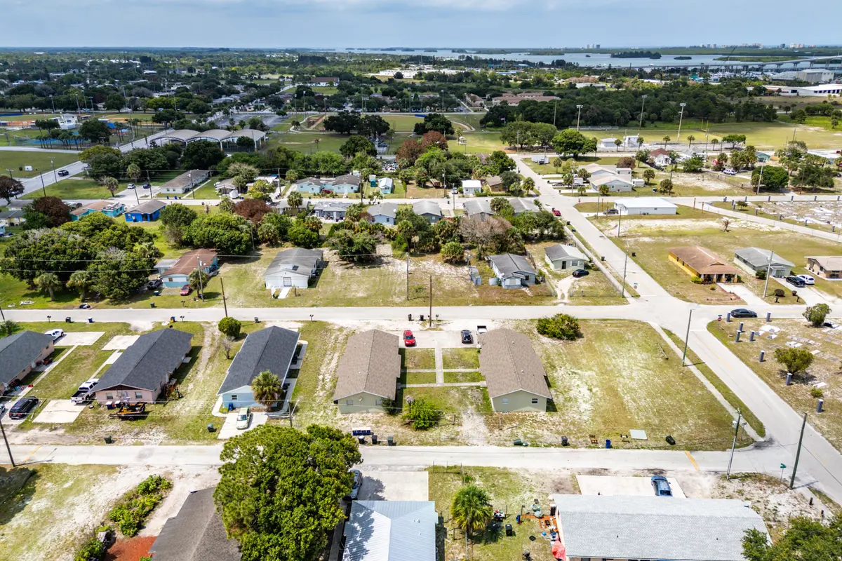 062-1205AvenueK-FortPierce-FL-34950-FULL at 1205 Ave K, Fort Pierce