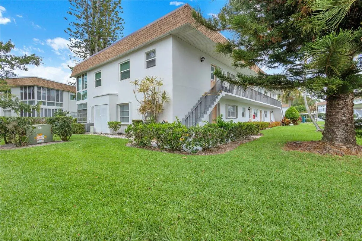 47-GG3A4146 at 2950 SE Ocean Boulevard 14-1, Stuart