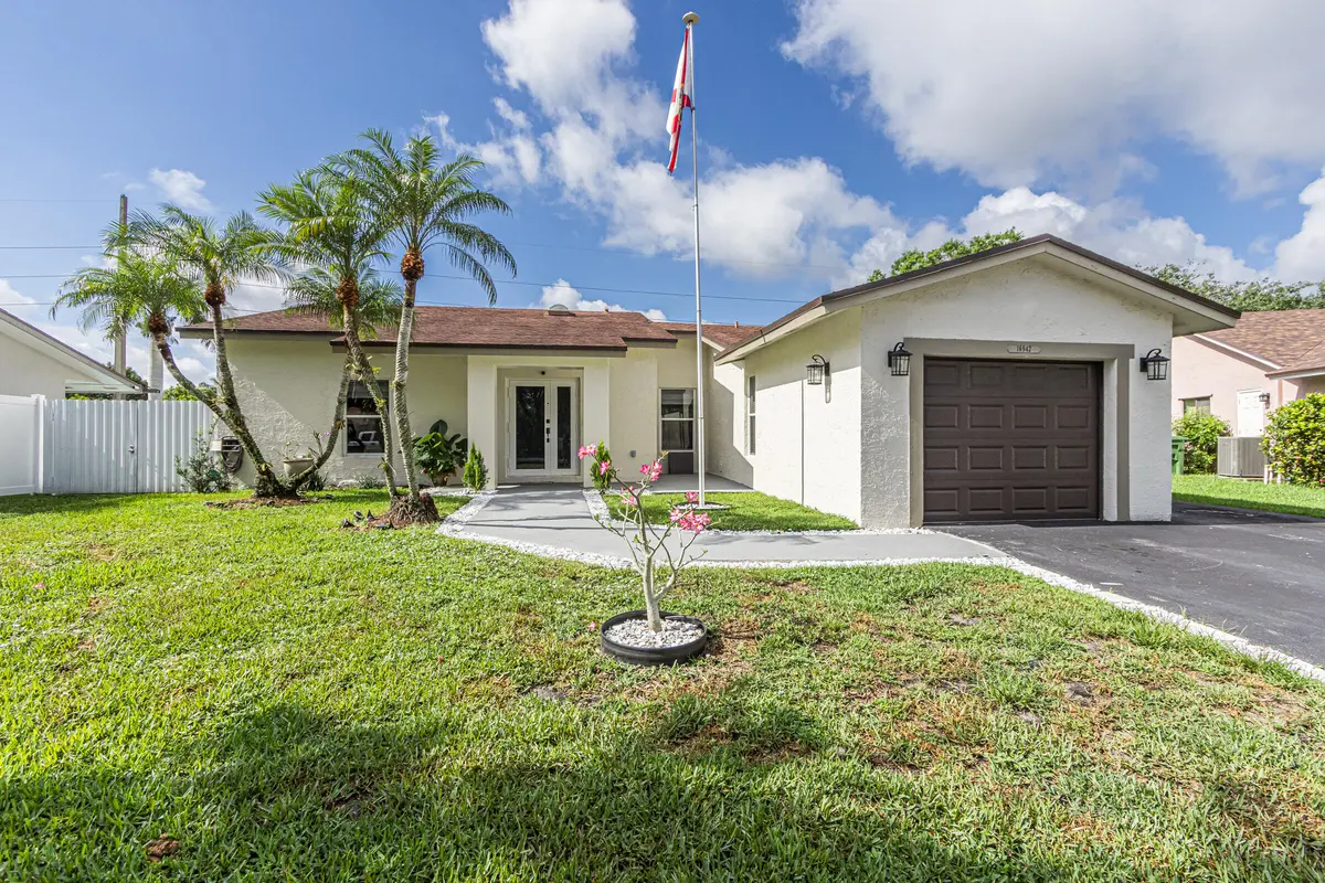 16942-4 at 16942 SW 5th Way, Weston