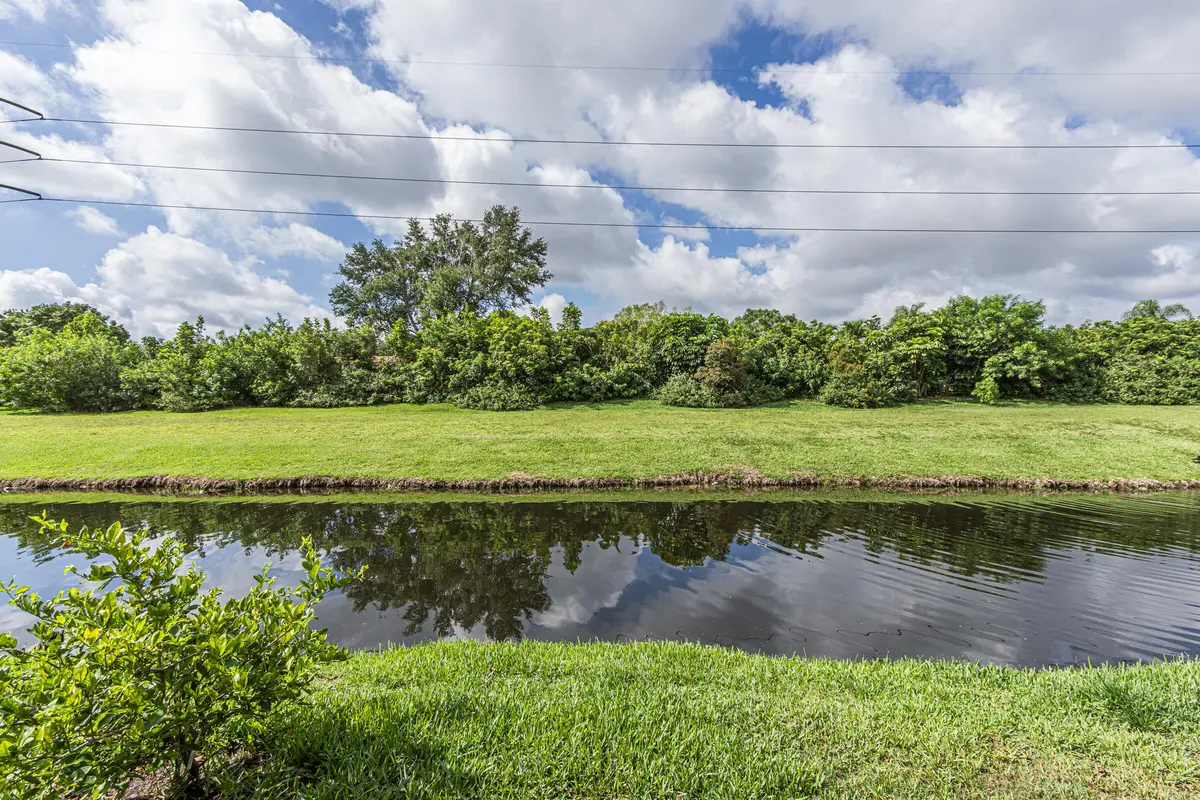 16942-11 at 16942 SW 5th Way, Weston