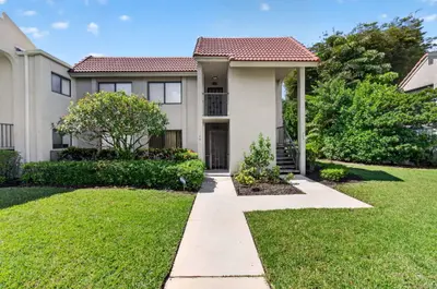 5561 Fairway Park Drive 104, Boynton Beach – Condominium for sale