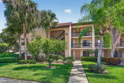 10174 Mangrove Drive 201, Boynton Beach – sold