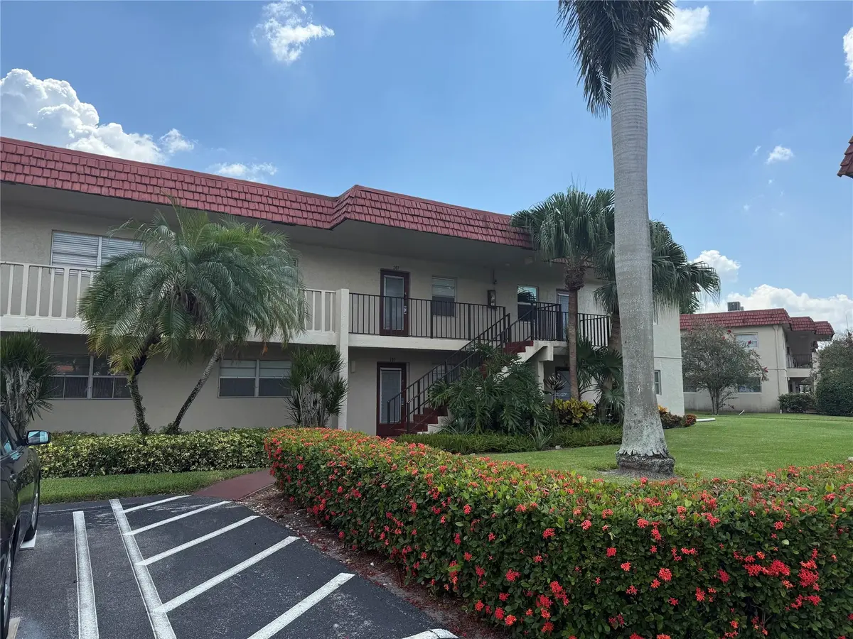 Photo 2 at 32 Abbey Lane 207, Delray Beach