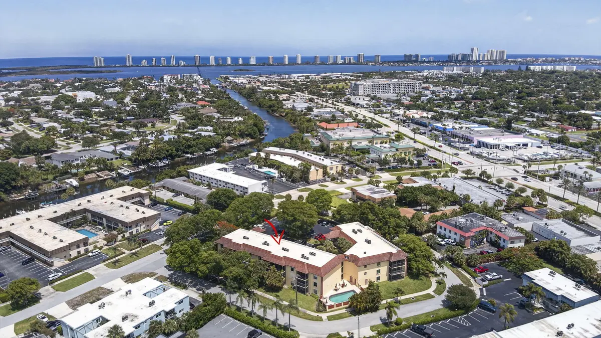 aerial at 327 Southwind Drive 203, North Palm Beach
