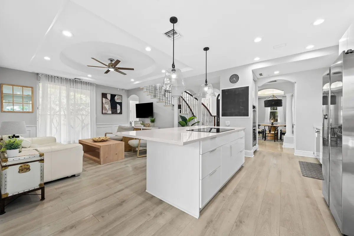 17-web-or-mls-_BWP1077 at 919 Hollywood Boulevard, Hollywood