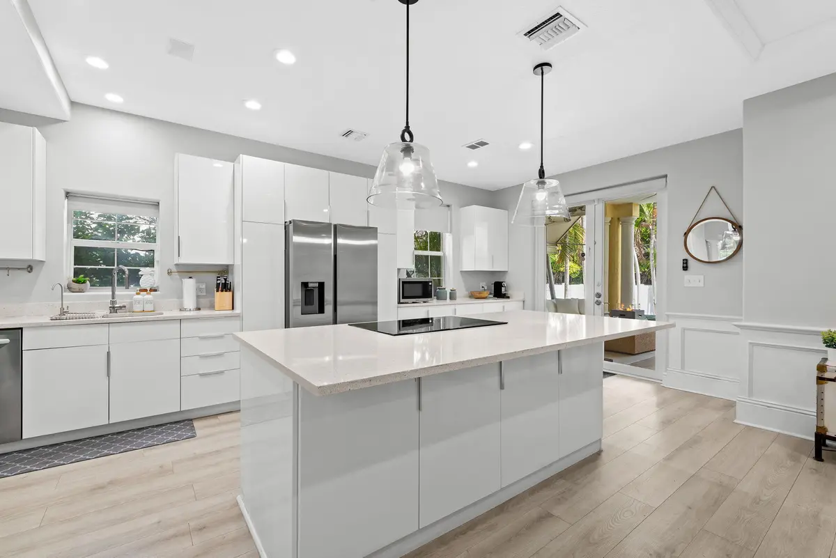18-web-or-mls-_BWP1083 at 919 Hollywood Boulevard, Hollywood