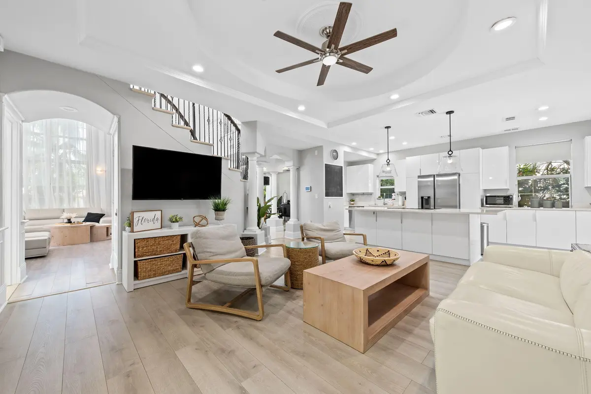 20-web-or-mls-_BWP1089 at 919 Hollywood Boulevard, Hollywood