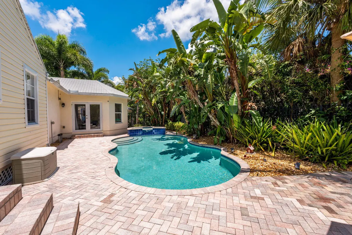 7-web-or-mls-A7406288 at 255 NE 12th Street, Delray Beach