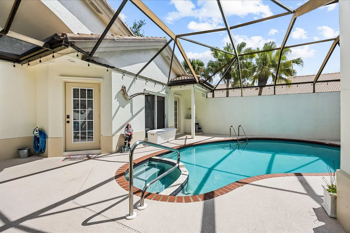 08-saw in-42 at 1515 NW Sawgrass Way, Palm City