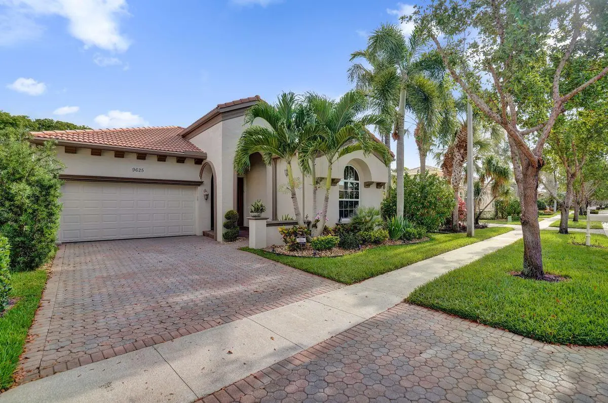 Front of Home at 9625 Via Elegante, Wellington