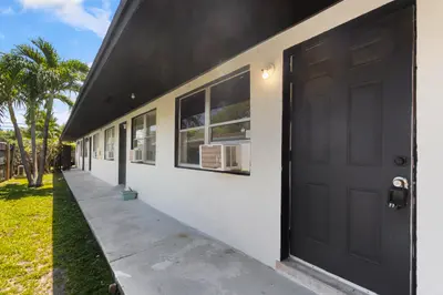 730 NW 4th Avenue, Fort Lauderdale – Quadruplex for sale