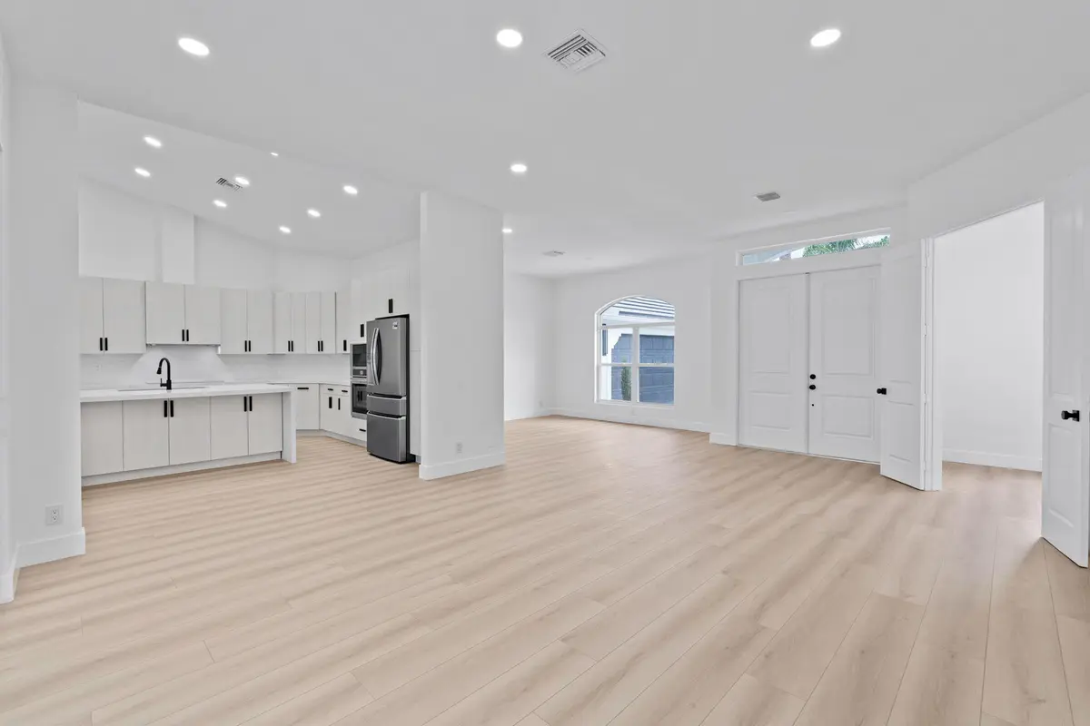 7-web-or-mls-A7405220 at 1688 Hull Court, Wellington